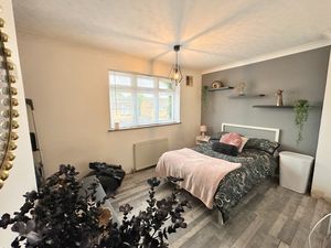Cartlodge Avenue- click for photo gallery